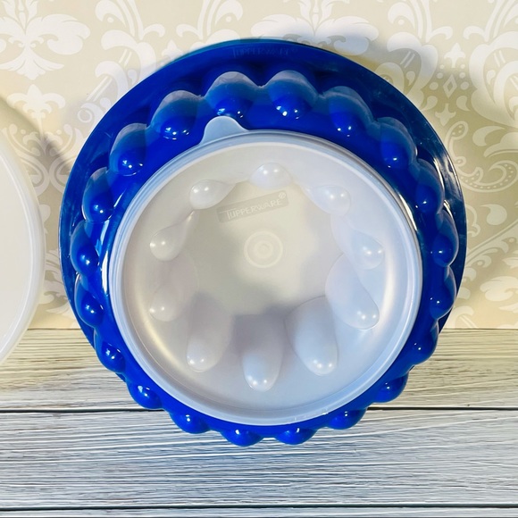 VINTAGE TUPPERWARE Jello Bundt Ring Blue 1201 - Picture 3 of 4